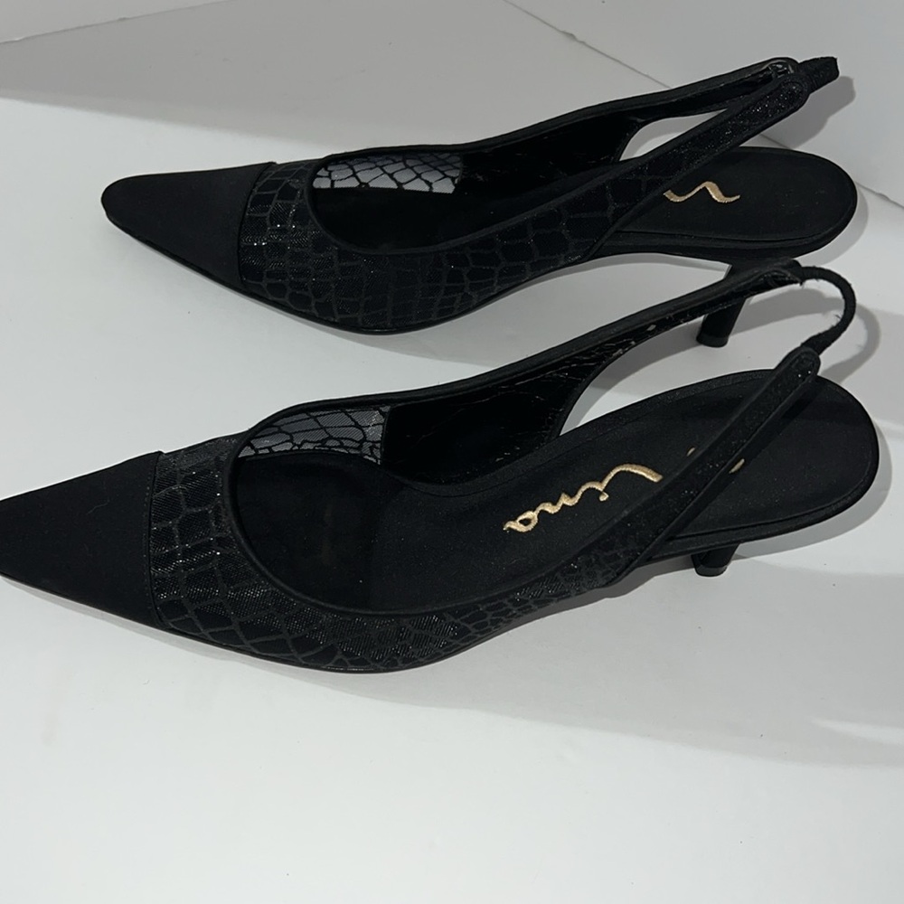Nina Black 8.5 Woman’s Kitten Heels - Picture 2 of 6
